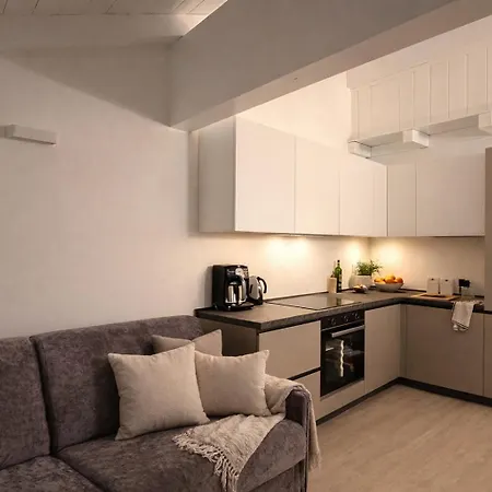 Apartment Attico 3 2 Bagni By Goldensuitesitaly *